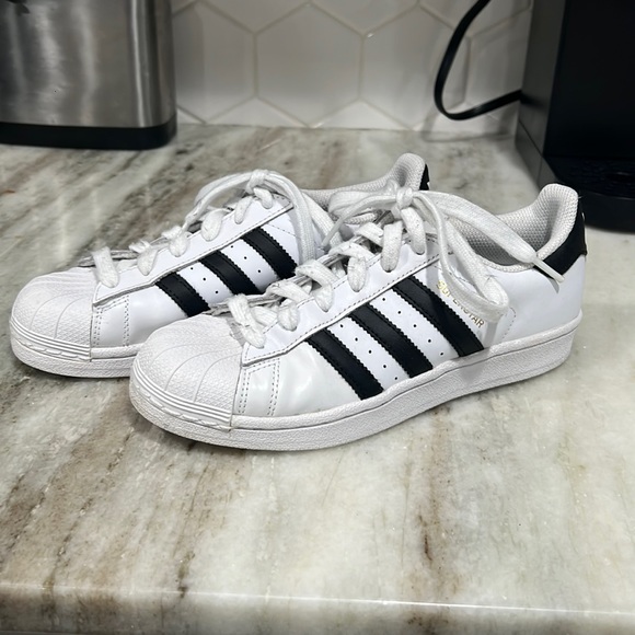 Adidas Superstars - Picture 1 of 4